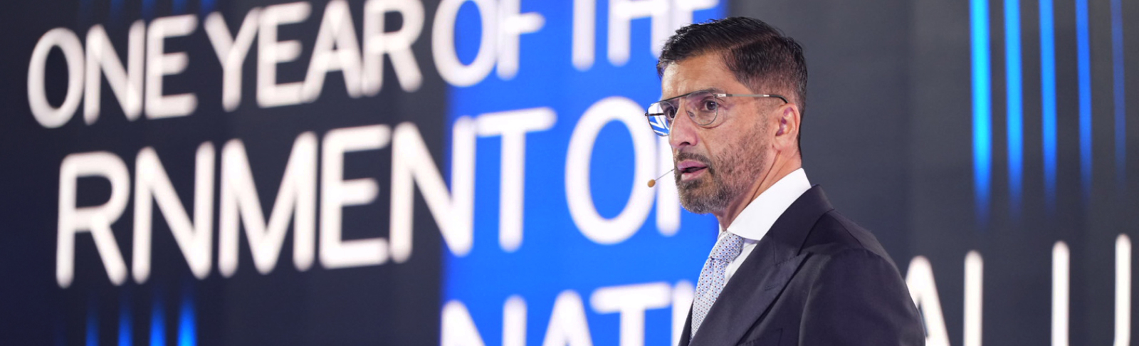 Thought-leadership_BannerHeroBlueFloatee